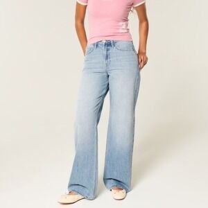 Hollister Ultra High Rise Baggy Light Wash Denim Jeans W28S 6S